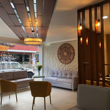Hotel Makroz Латакунґа Екстер'єр фото