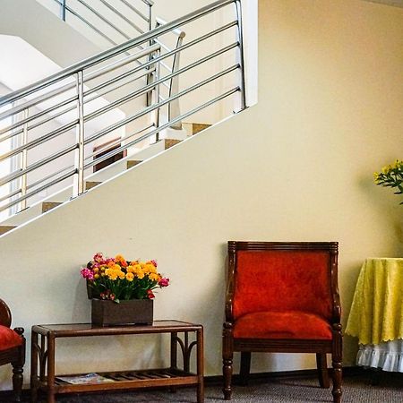 Hotel Makroz Латакунґа Екстер'єр фото