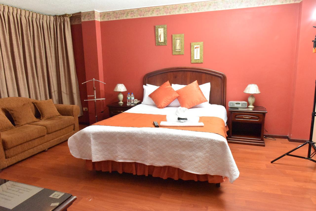 Hotel Makroz Латакунґа Екстер'єр фото