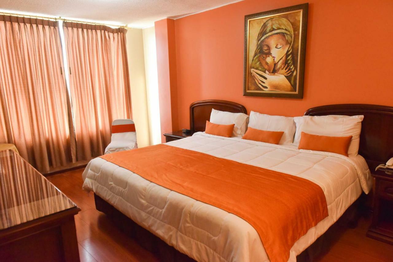 Hotel Makroz Латакунґа Екстер'єр фото