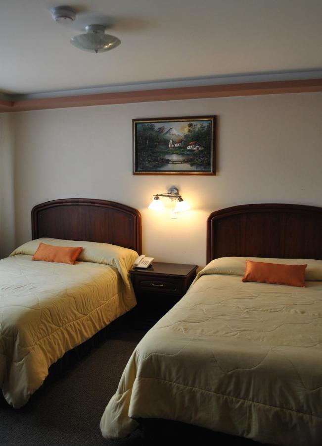 Hotel Makroz Латакунґа Екстер'єр фото