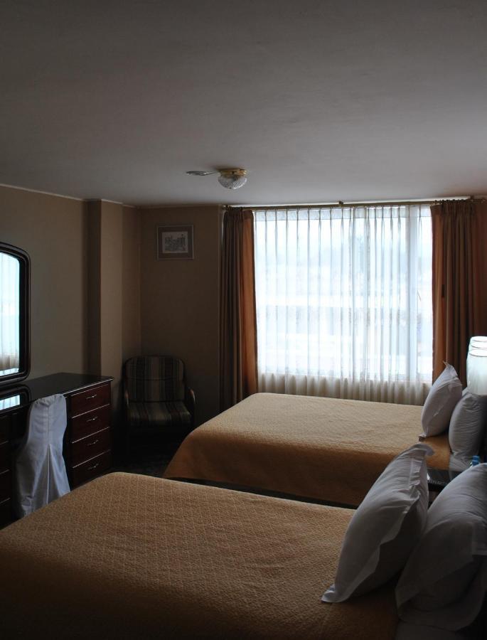 Hotel Makroz Латакунґа Екстер'єр фото