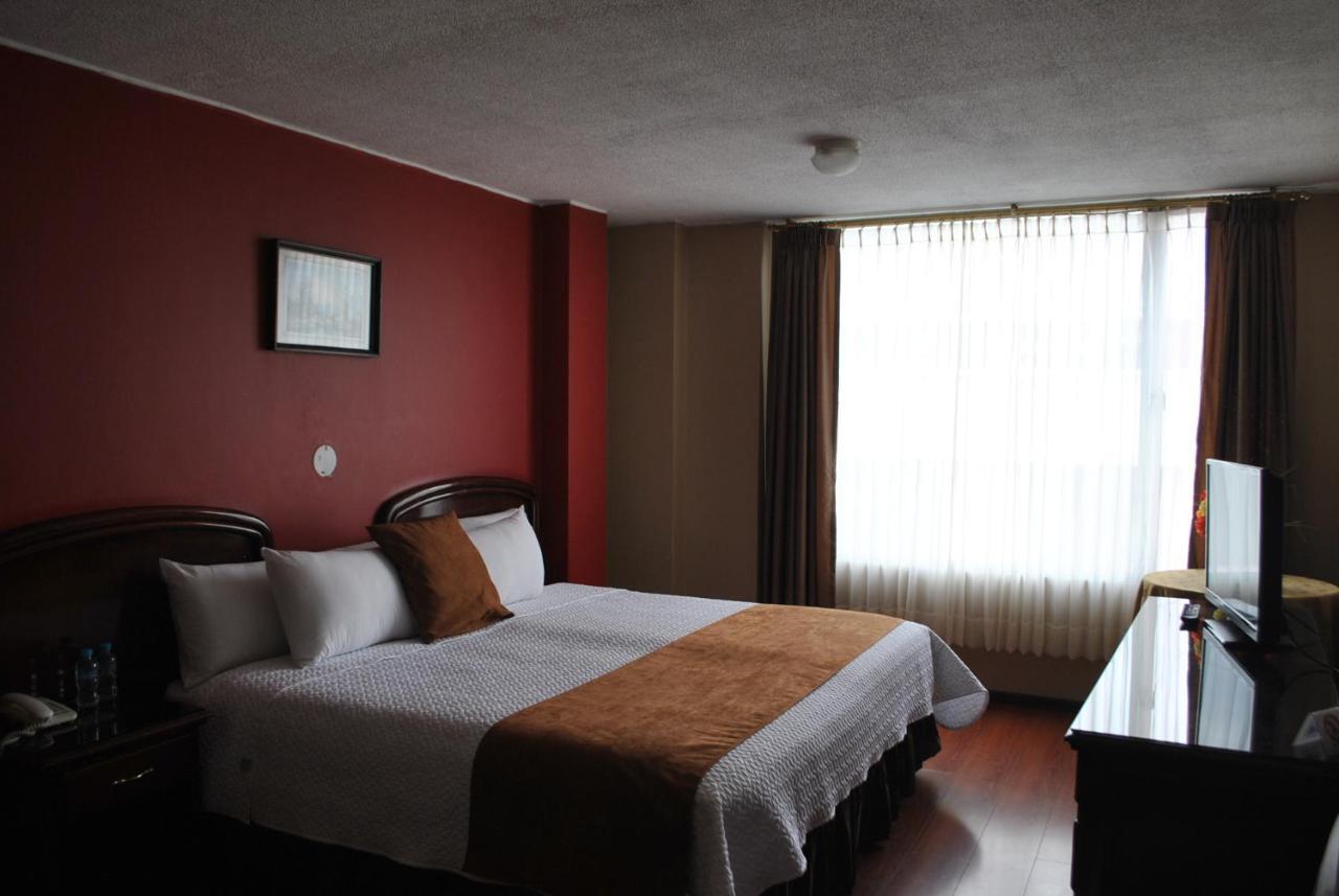 Hotel Makroz Латакунґа Екстер'єр фото