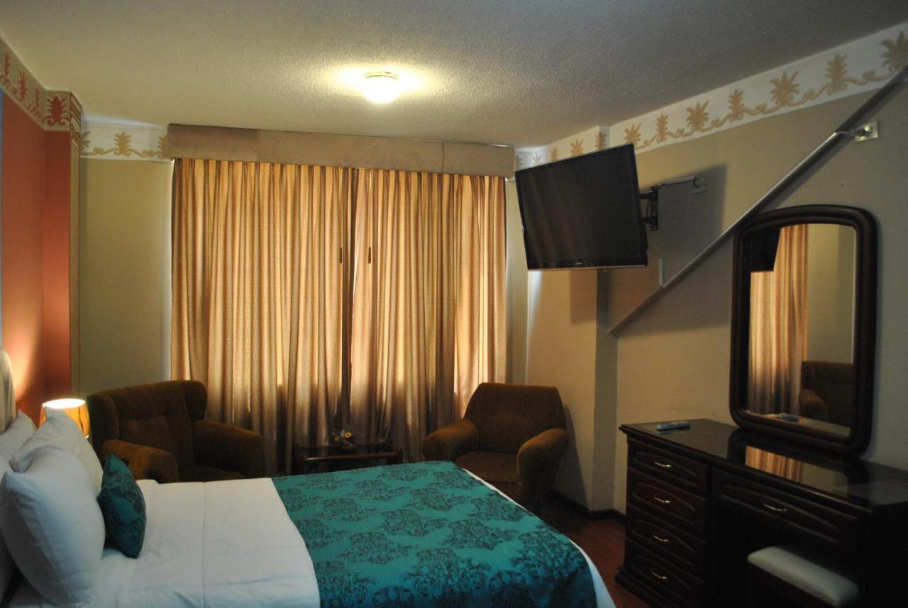 Hotel Makroz Латакунґа Екстер'єр фото