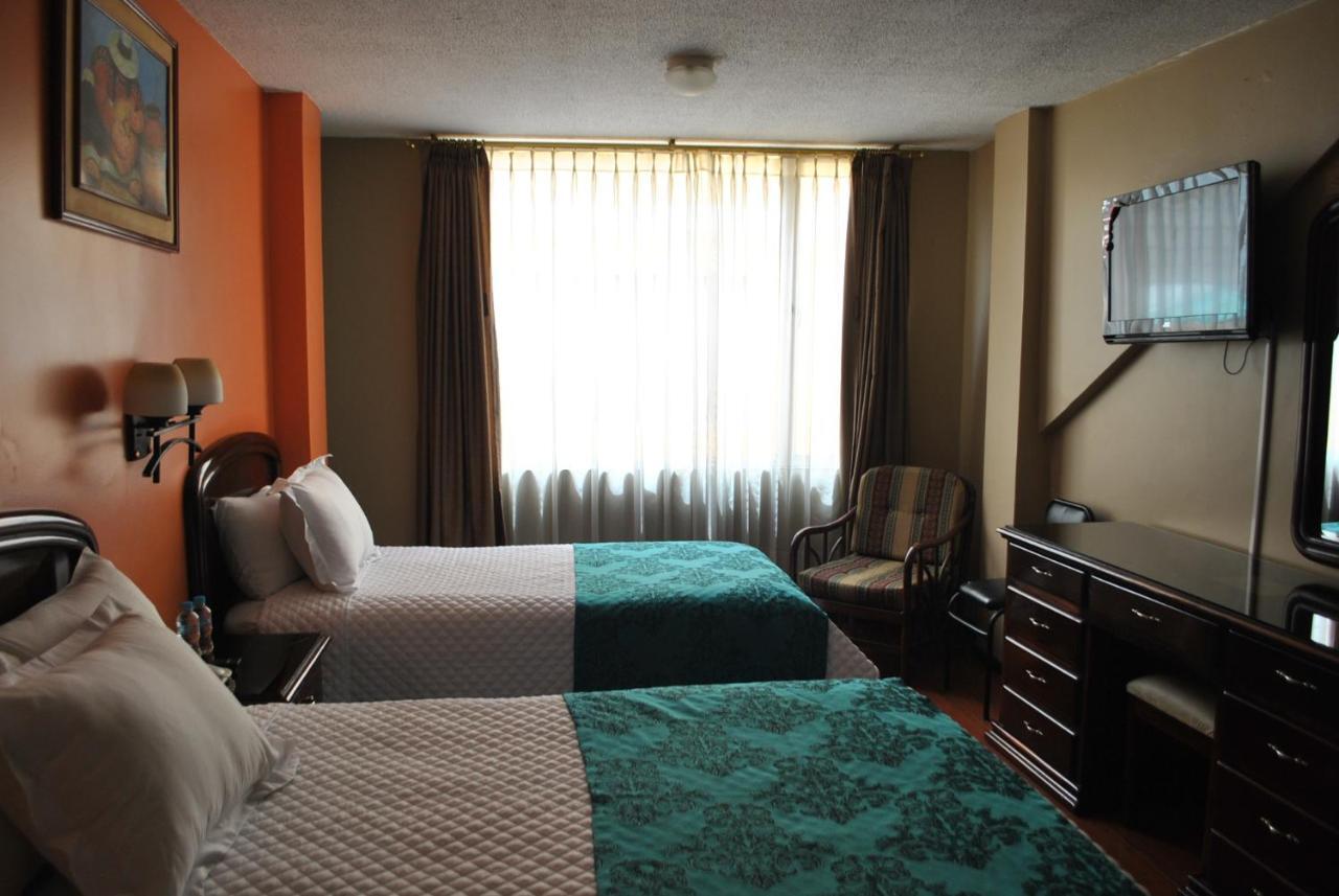 Hotel Makroz Латакунґа Екстер'єр фото